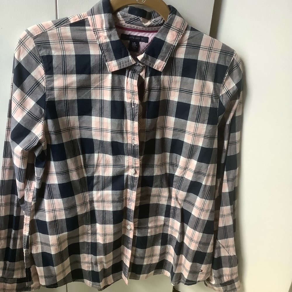 Ladies 100% cotton Tommy Hilfiger long sleeve shirt. Brand New!